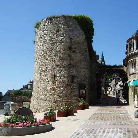 La Maison Sur Les Remparts Domfront (Orne)